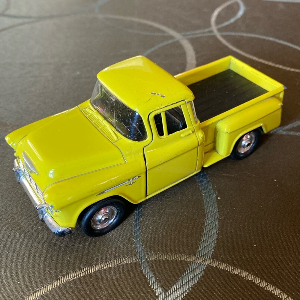 Welly 1/34 1955 CHEVROLET STEPSIDE Diecast Metal Model (#43749)